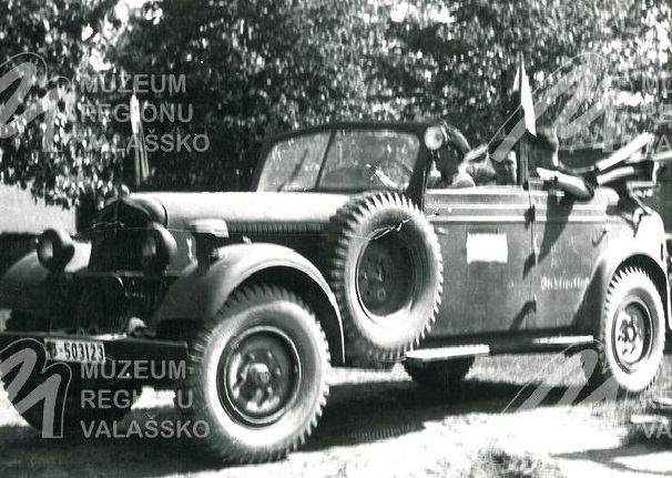 vůz ukořistěný Vlasovci kpt Tulinovi partyzány oddíl Brdy